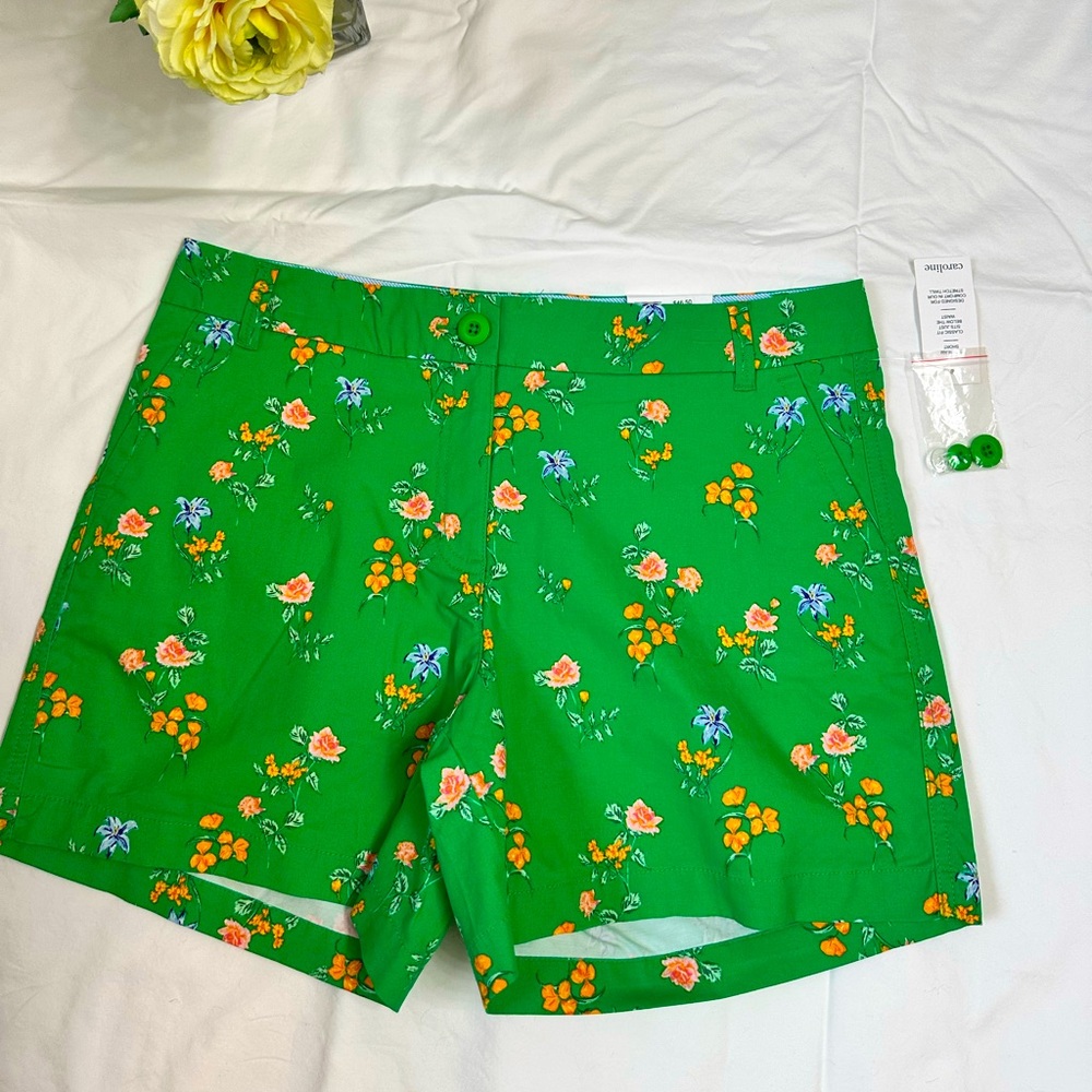 Crown and Ivy female shorts, green with orange flower size 10